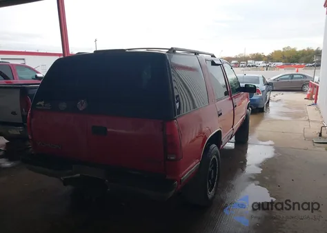 1999 GMC Yukon Sle from USA, damaged, VIN 1GKEK13R2XJ731649